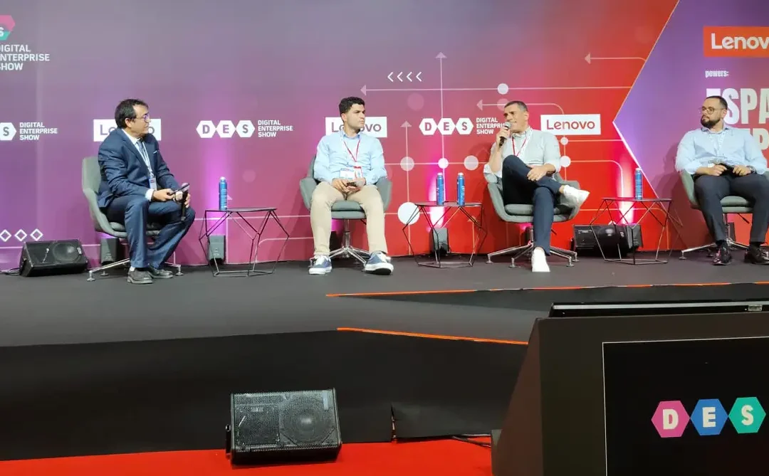 Crónica de la mesa FNDB en DES25: “Las cinco fuerzas que están redefiniendo el futuro de los negocios”